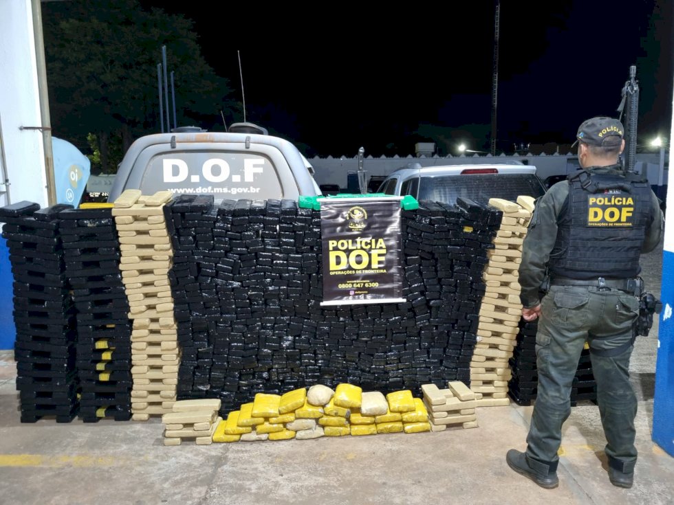 Mais de uma tonelada de maconha é apreendida pelo DOF