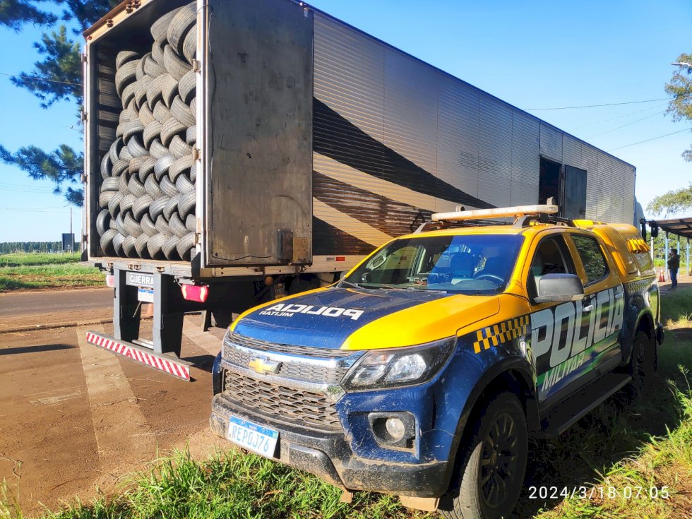 Polícia Militar Rodoviária prende homem por contrabando de pneus usados