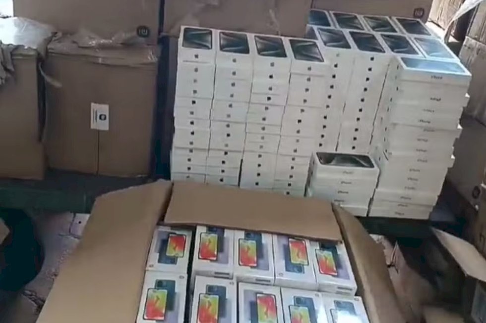 Choque apreende R$ 9 milhões em perfumes e celulares contrabandeados do Paraguai
