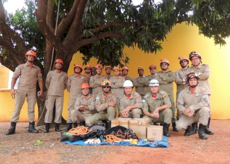 Ivinhema - Bombeiros realiza treinamento