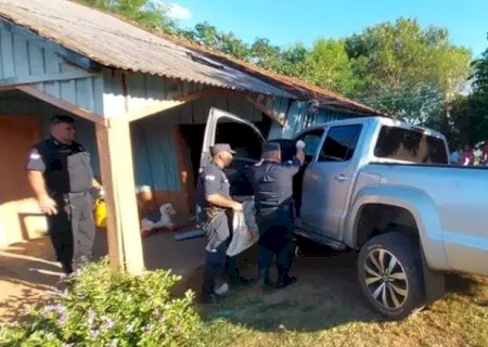 Motorista tem caminhonete metralhada e é executado com mais de 40 tiros