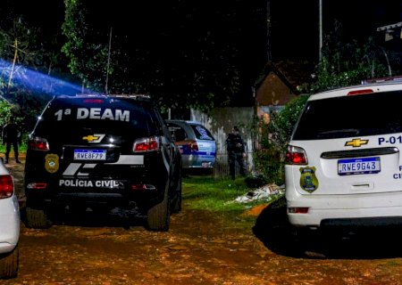 Mulher é morta pelo irmão com pedradas no rosto e tem o pescoço cortado com serrote