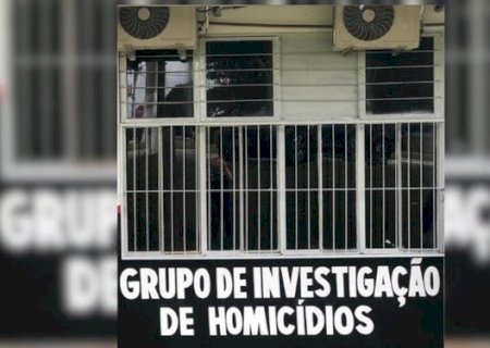 Mulher é morta em bar após brigar com homem que usava o banheiro feminino, diz polícia