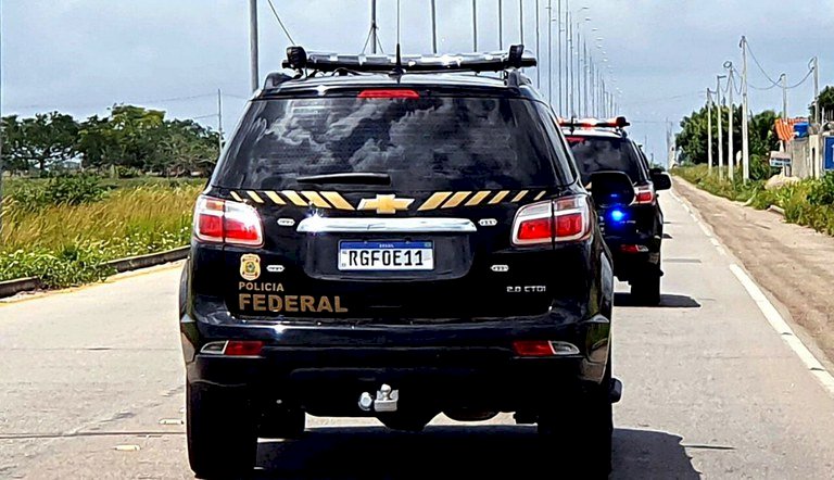 PF realiza operação contra o tráfico de drogas e de armas de fogo