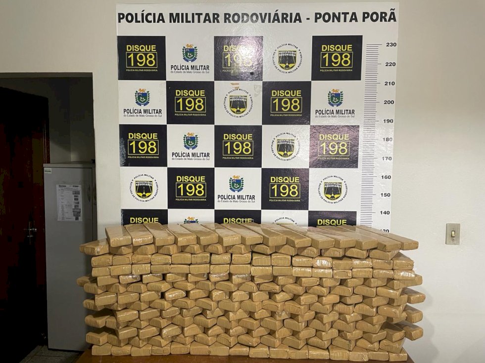 PMR prende casal por tráfico de drogas