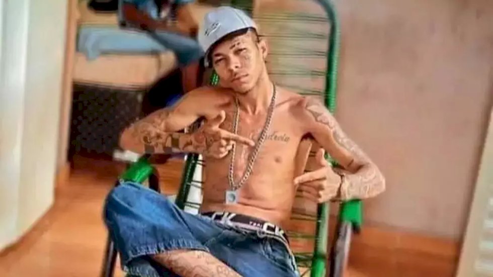 Jovem de 22 anos é assassinado em conveniência