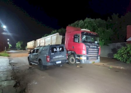 Carreta com sinais identificadores adulterados é recuperada pelo DOF em Mundo Novo