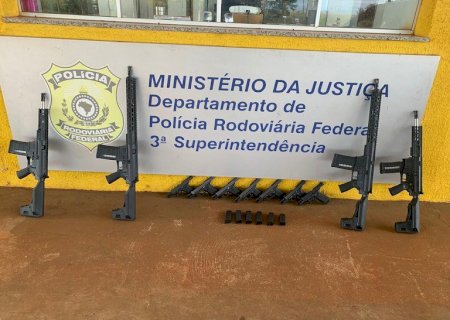 PRF apreende 4 fuzis e 7 pistolas