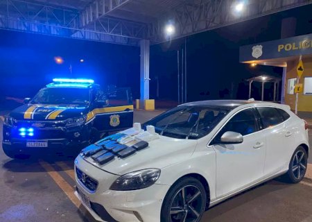 Homem é preso em rodovia com tabletes de skunk e iPhone sem nota