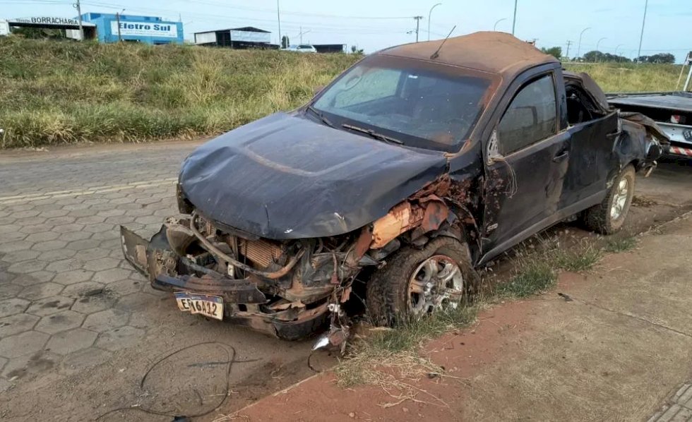 Mulher capota caminhonete na MS-338, entre Santa Rita do Parto e Bataguassu