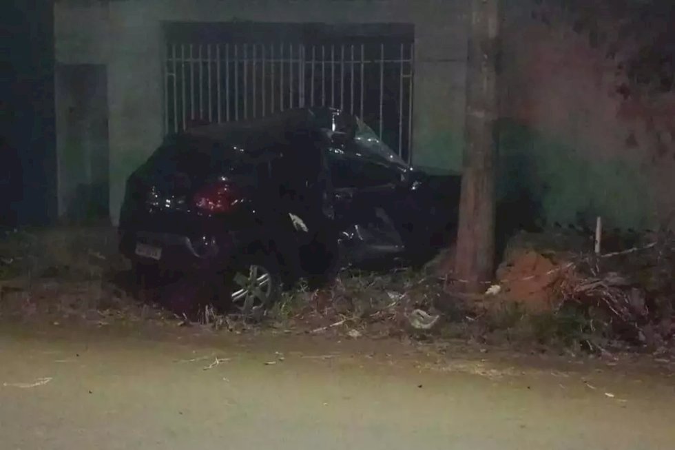 Mulher foi sufocada antes de fugir e morrer em acidente, diz delegada