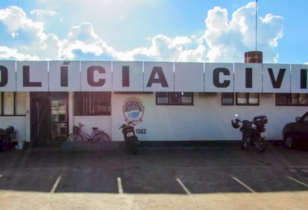 Aposentado é encontrado morto com golpe de faca no pescoço