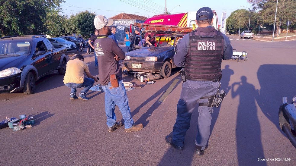 Ivinhema - Acidente entre carro e bicicleta elétrica deixa uma vítima ferida