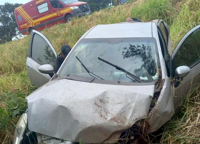 Acidente na MS -345 deixa mãe e filho feridos