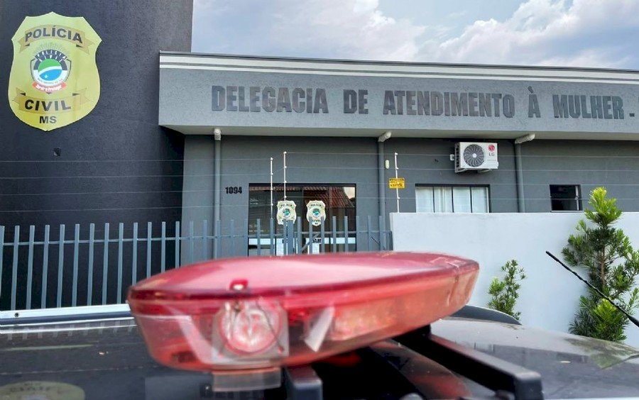 Homem perturba funcionária de loja e deixa carta em tom ameaçador para jovem em Nova Andradina