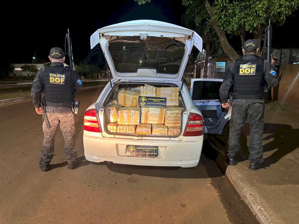 Veículo com mais de 900 quilos de maconha é apreendido pelo DOF