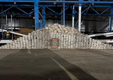 Homem é preso com mais de meia tonelada de cocaína escondido em compartimento secreto de caminhão