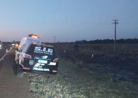 Corpo encontrado carbonizado em rodovia é de servidor aposentado; mulher é presa na ação