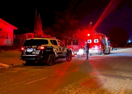 Homem é atingido por golpes de facão na cabeça pelo ex-marido da companheira