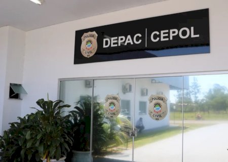 Acidente entre carro e caminhão deixa três mortos na BR-163