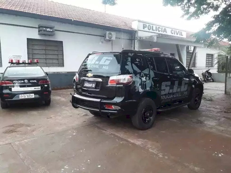 Grávida tem mãos furadas com tesoura durante tortura feita pelo companheiro