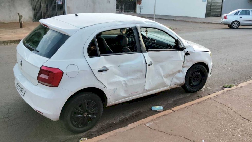 Motociclista morre e rapaz fica gravemente ferido em acidente