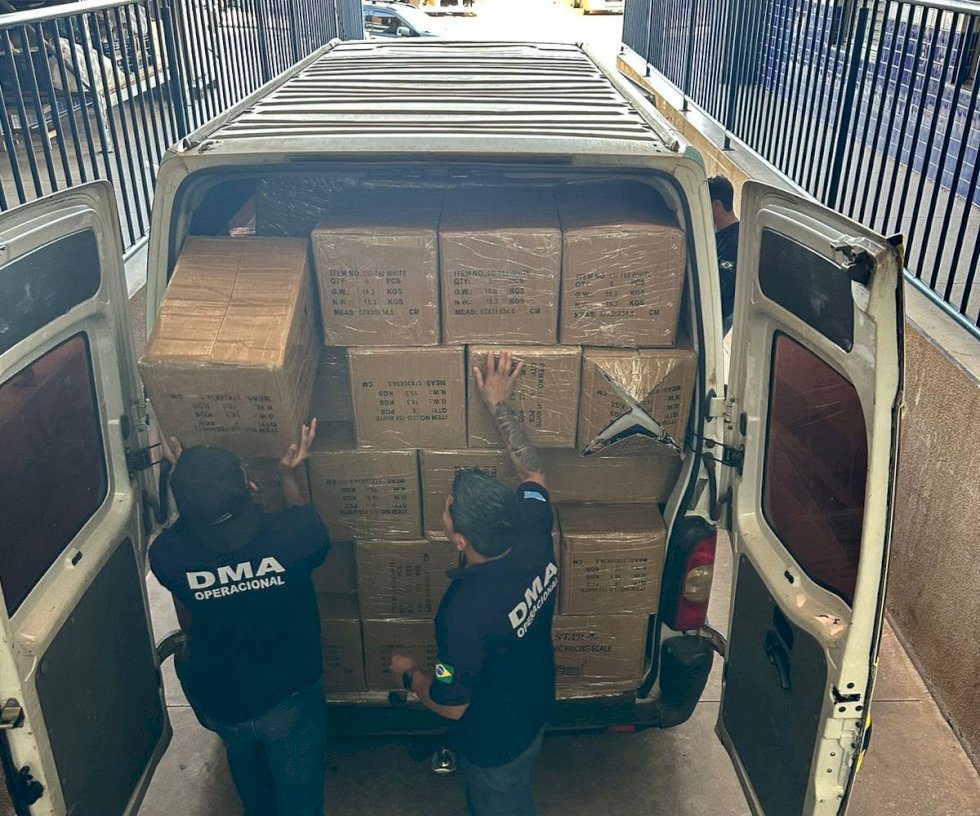 Polícia Civil prende três pessoas por venda de bebidas falsificadas