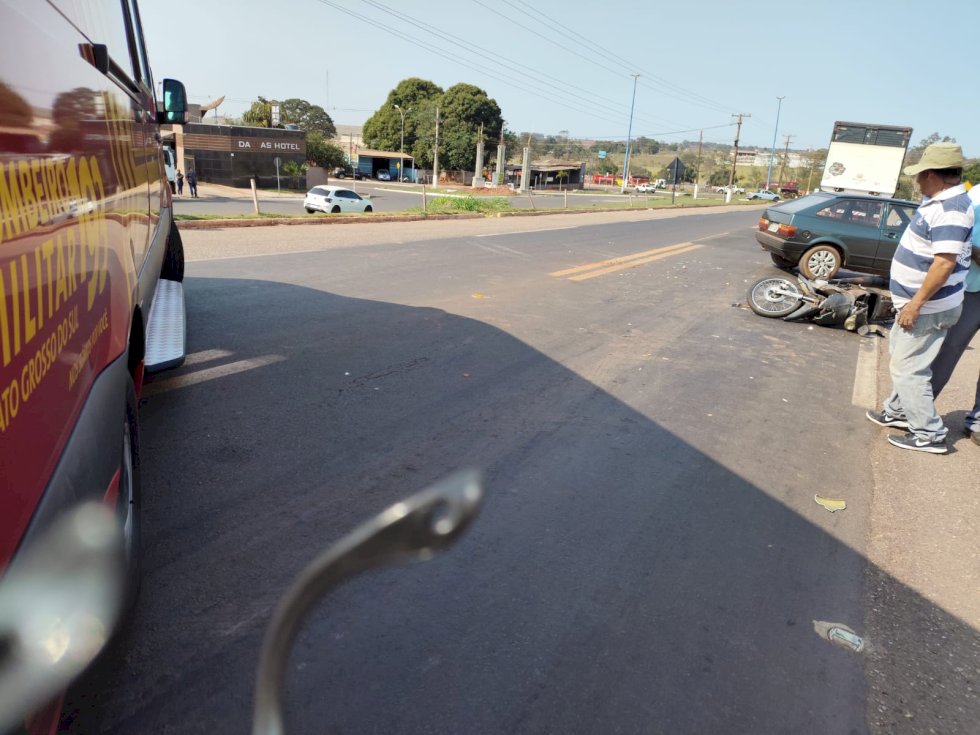 Ivinhema - Acidente na BR 376 entre carro e moto deixa motociclista com ferimento grave