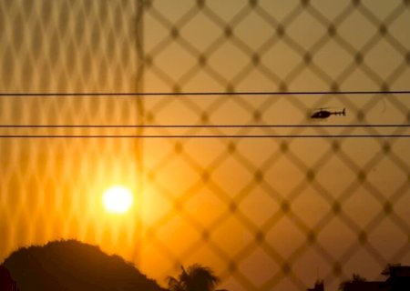 Com apoio de helicóptero, operação contra o tráfico cumpre mandados em Dourados
