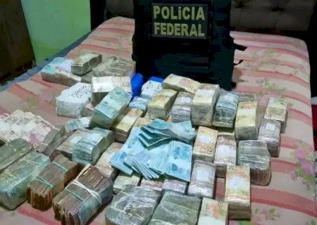 PF apreende R$ 900 mil com quadrilha que trafica cocaína e armas