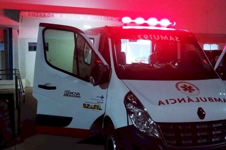 Homem é atingido com golpe de faca no pescoço e tem pertences levados no centro de Nova Andradina