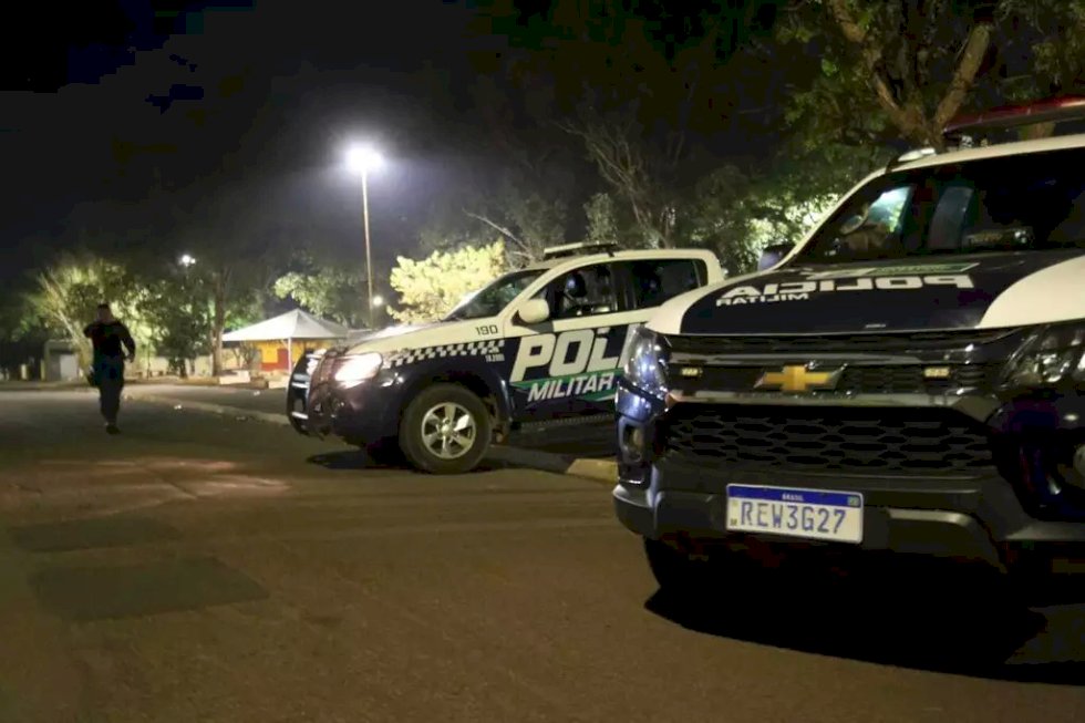 Homem tenta matar desafeto e morre em troca de tiros com policial militar de folga