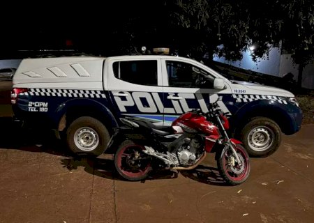 Motociclista empina veículo, cai e criança morre a caminho do hospital