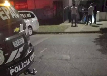 Homem é assassinado com facada no peito