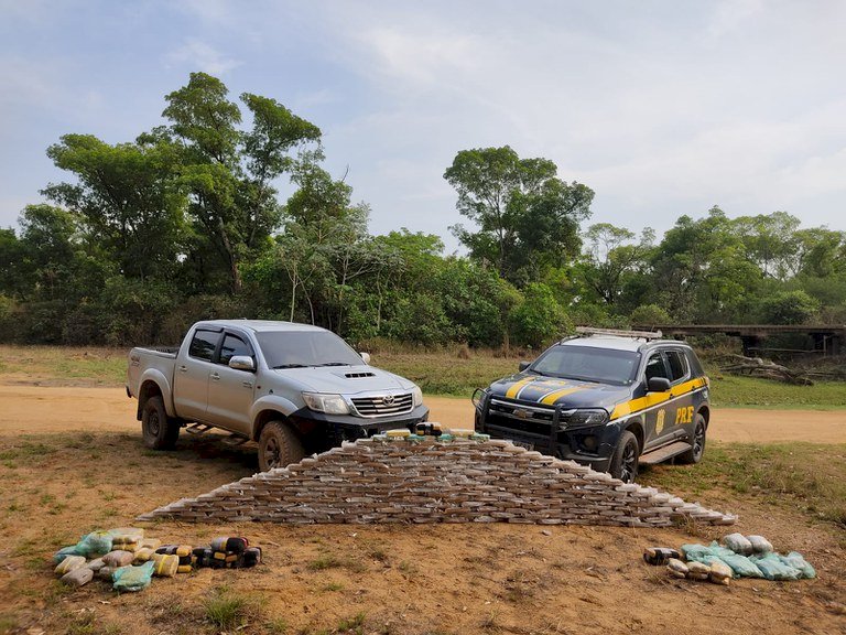 PRF apreende 217 Kg de cocaína