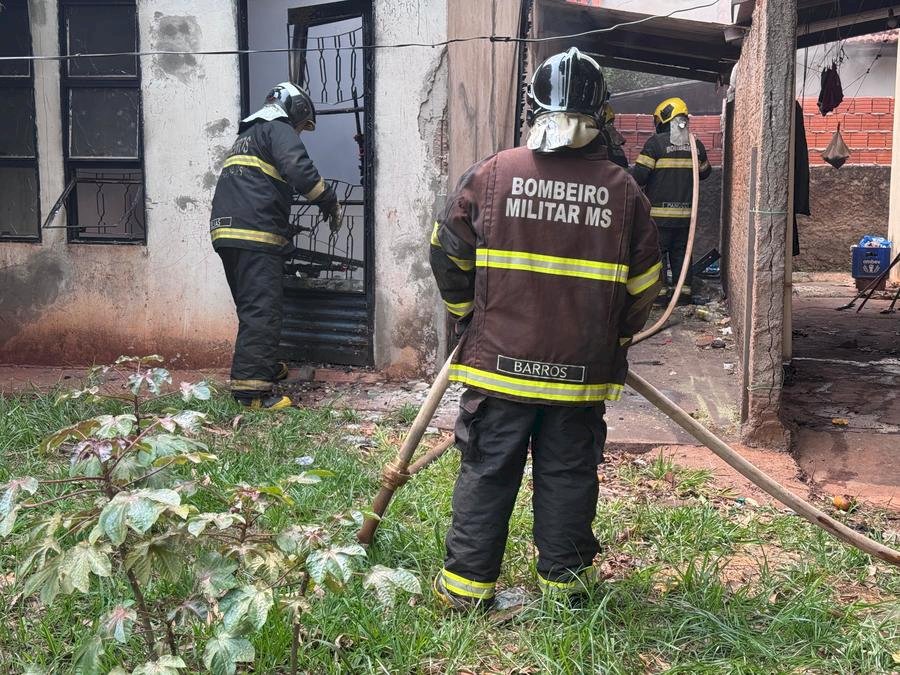Nova Andradina: Residência é incendiada no Centro Educacional
