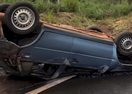 Capotamento deixa homem gravemente ferido na região de Nova Casa Verde