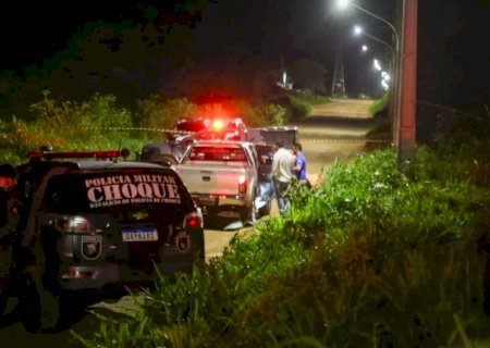 Suspeitos de roubar Hilux são mortos durante tentativa de fuga