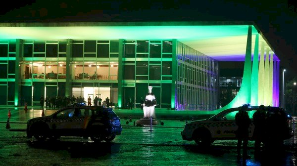 Após explosões na praça dos Três Poderes, ministros do STF mandam recado ao Congresso de que \'não haverá discussão sobre anistia\'