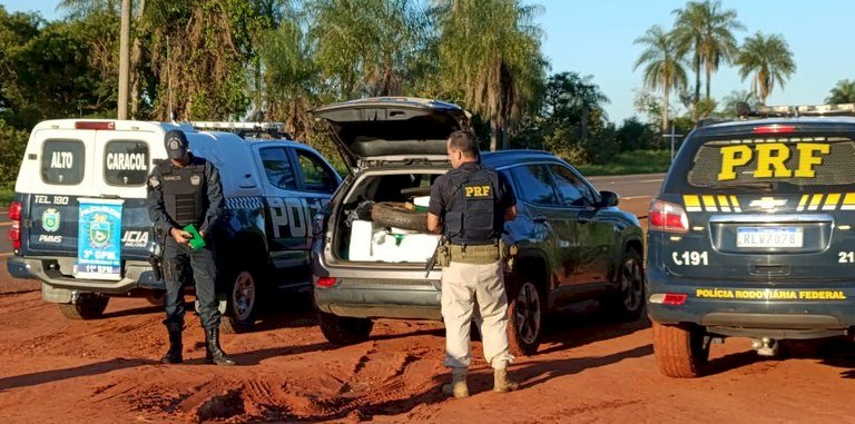 PRF e PM apreendem 783 Kg de maconha