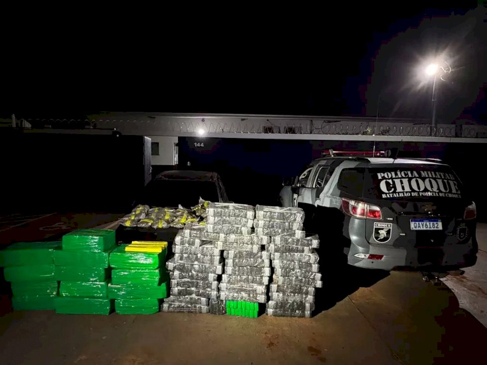 Cheiro de maconha \'denuncia\' depósito com meia tonelada de droga e carro clonado