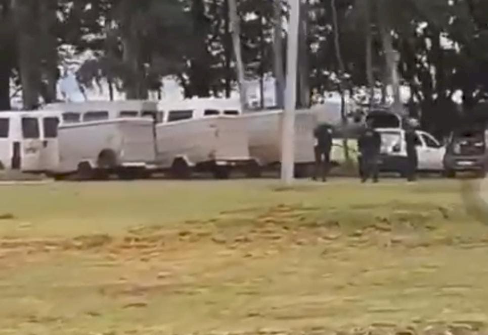 Comboio levava contrabando para Campo Grande até em vans com carretinhas