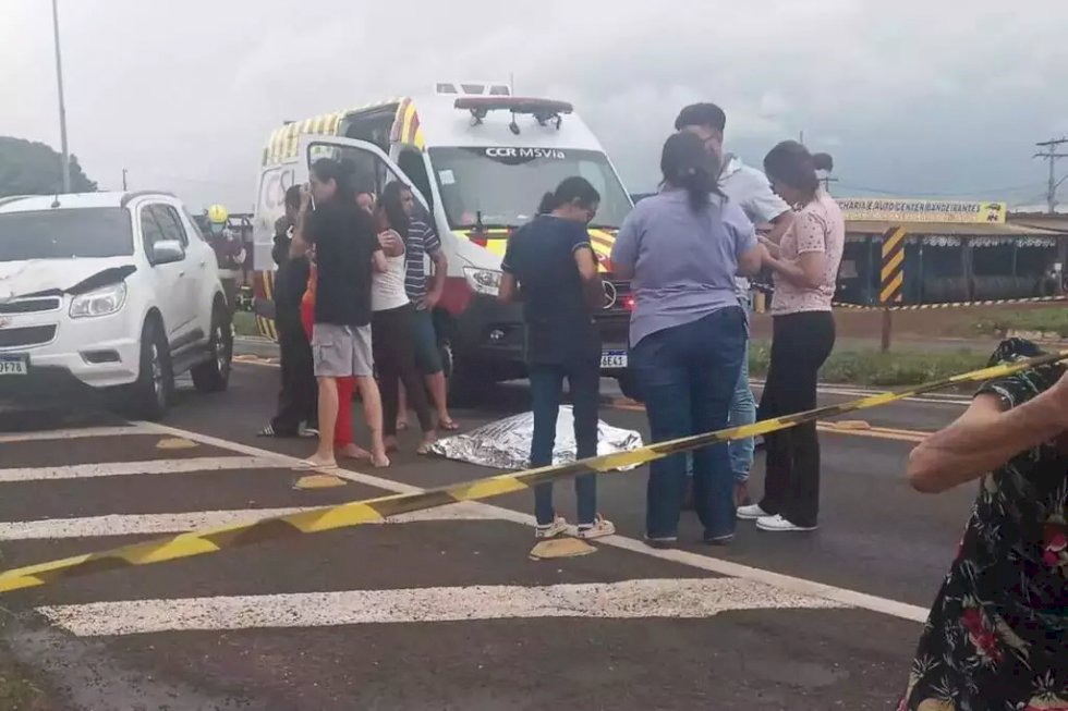 Jovem morre após ser atropelada por caminhonete em rodovia