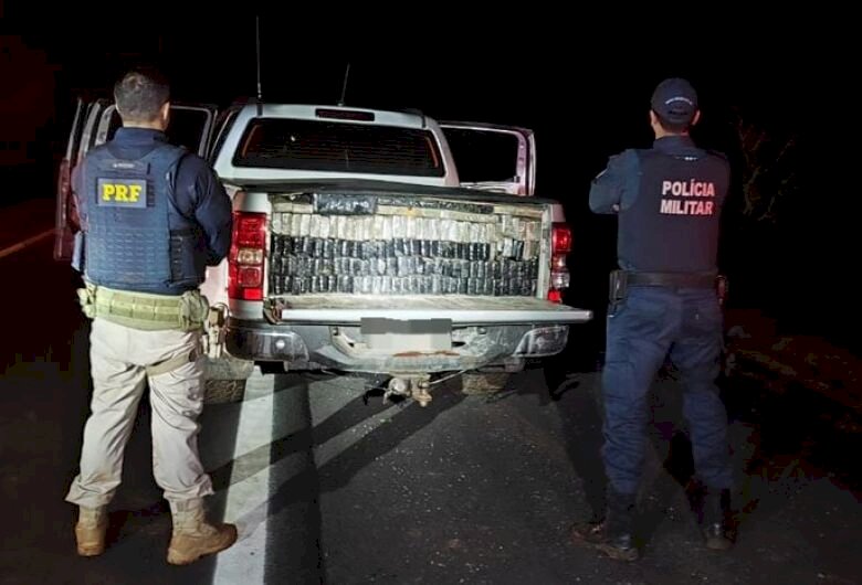 PRF - Veículo furtado é recuperado, com quase duas toneladas de drogas
