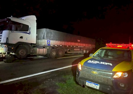 PMR recupera carreta roubada, e liberta motorista sequestrado que estava em cárcere privado
