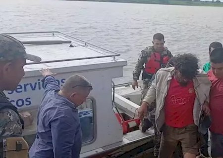 Casal é executado a tiros na frente da filha de 4 anos e autor filma corpos