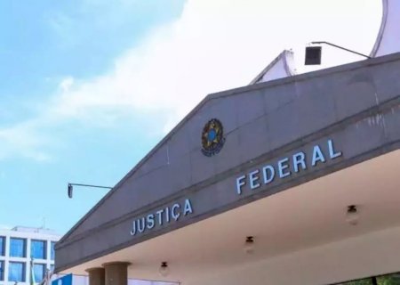 Preso por estupro é pego em cela com pornografia infantil no celular