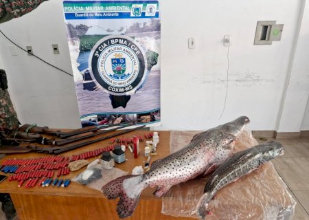 PMA apreende armas e pescado