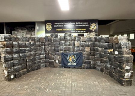 Irmãos e mais 3 são presas com 3,2 toneladas de maconha em Dourados