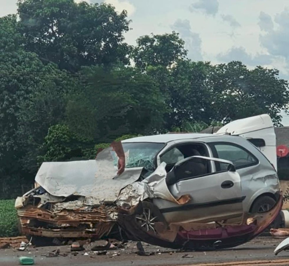 Acidente entre carros na BR 163 próximo ao posto Zitão, deixa feridos